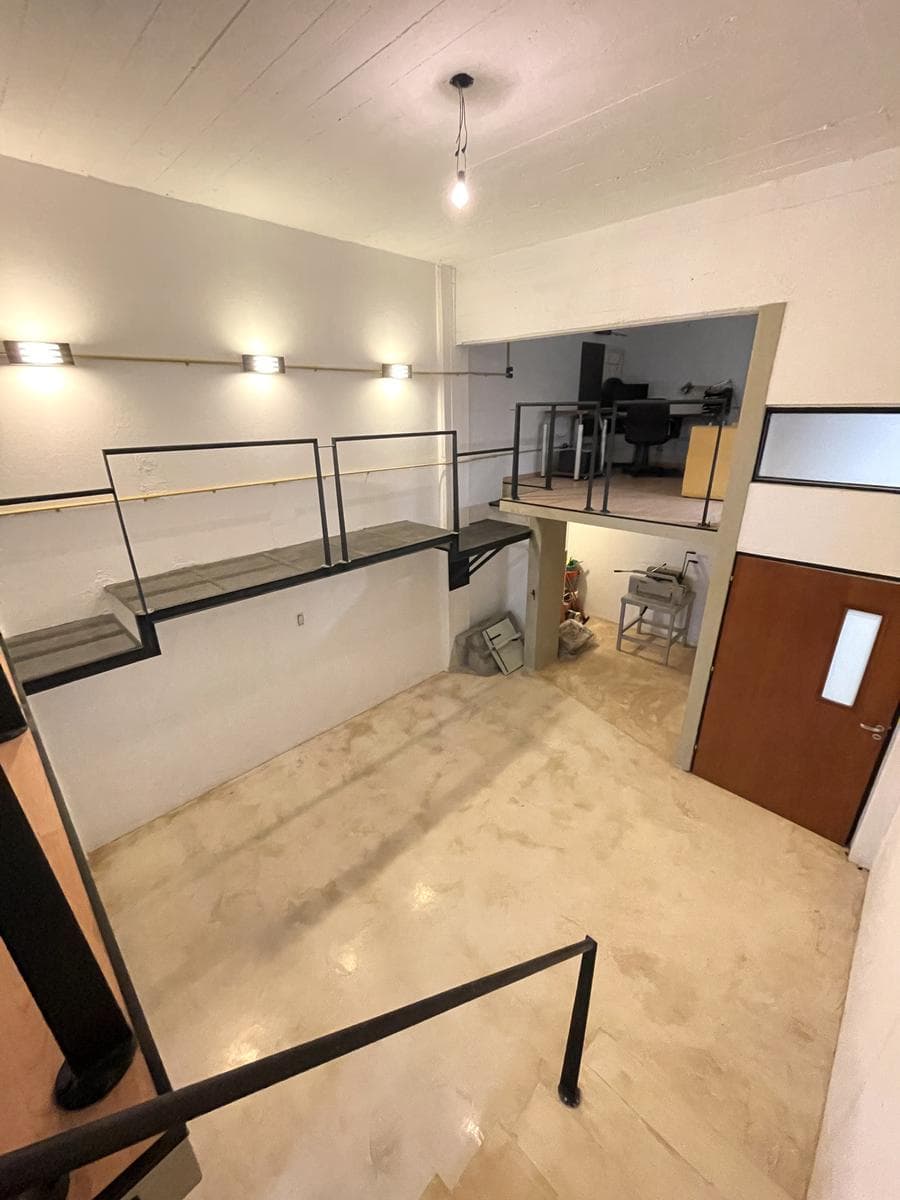 VENTA AMPLIA OFICINA VILLA URQUIZA - 1