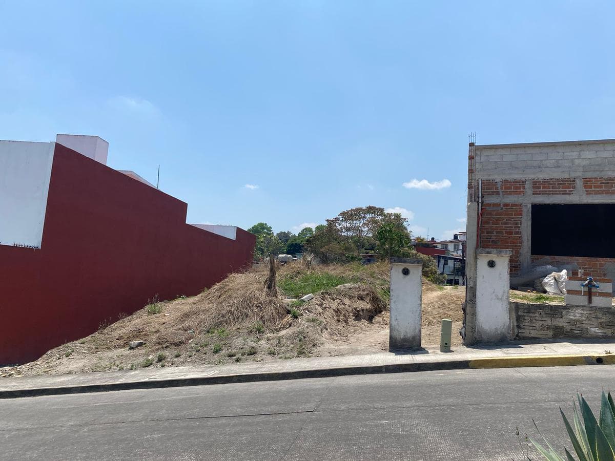Terreno en Venta En Coatepec Veracruz Fracc. Privado y Acceso Controlado - 1