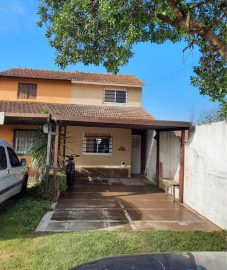 Casa en venta - 2 Dormitorios 2 Baños - Cochera - 120Mts2 - Santa Clara del Mar - 1