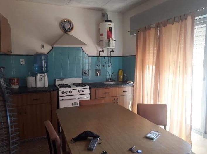 Casa en venta - 2 Dormitorios 1 Baño - Cochera - 335Mts2 - Bragado - 1