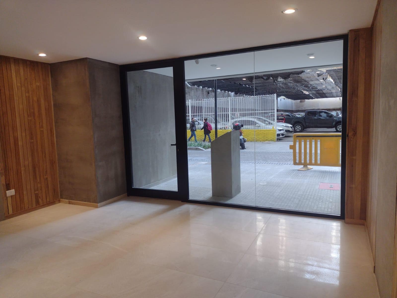 Local en Venta en Nuevo Emprendimiento - Plaza San Martin - 1