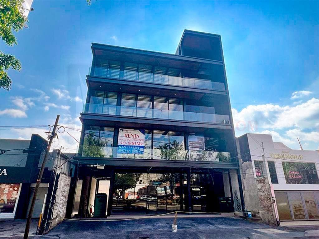 LOCAL EN RENTA BLVD. CAMPESTRE LEÓN, GTO. 256 m2 - 1