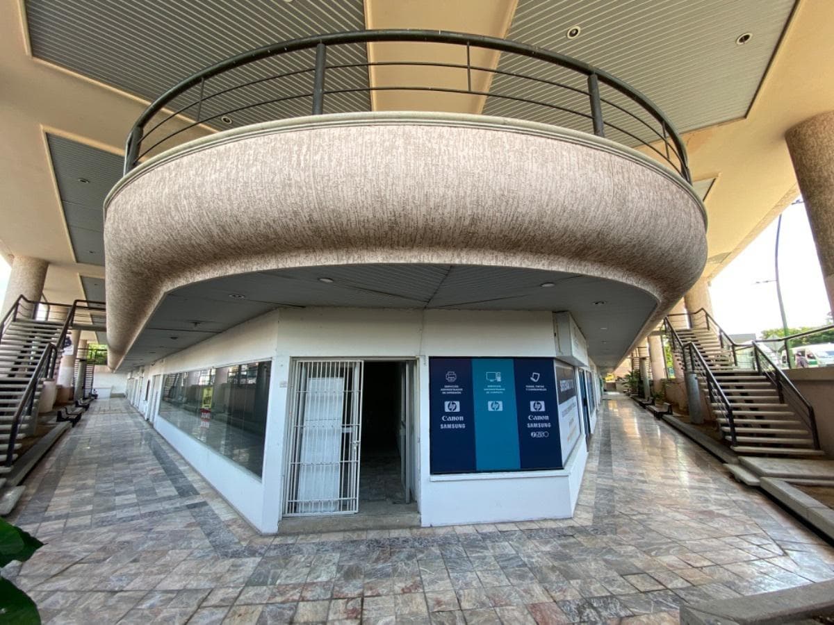 Locales comerciales EN ESQUINA Y PLANTA BAJA en PLAZA BONAMPAK en VENTA - 1