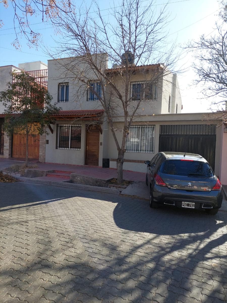 Casa en Barrio Los Parrales - 1