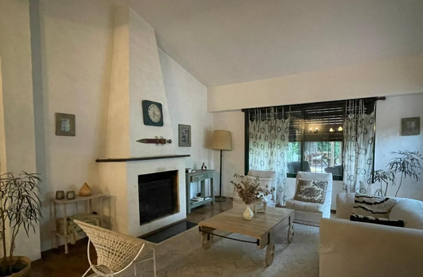 VENTA - Casa 4 dormitorios - pileta - Bella Vista - 1