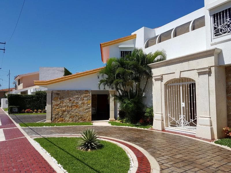 CASA EN VENTA EN MONTERREAL. - 1