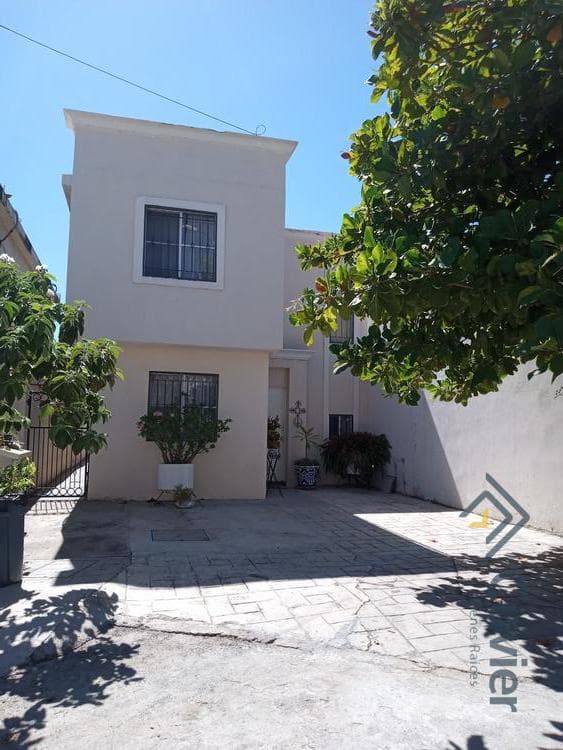 Casa en Fraccionamiento Colinas de San Roberto - 1