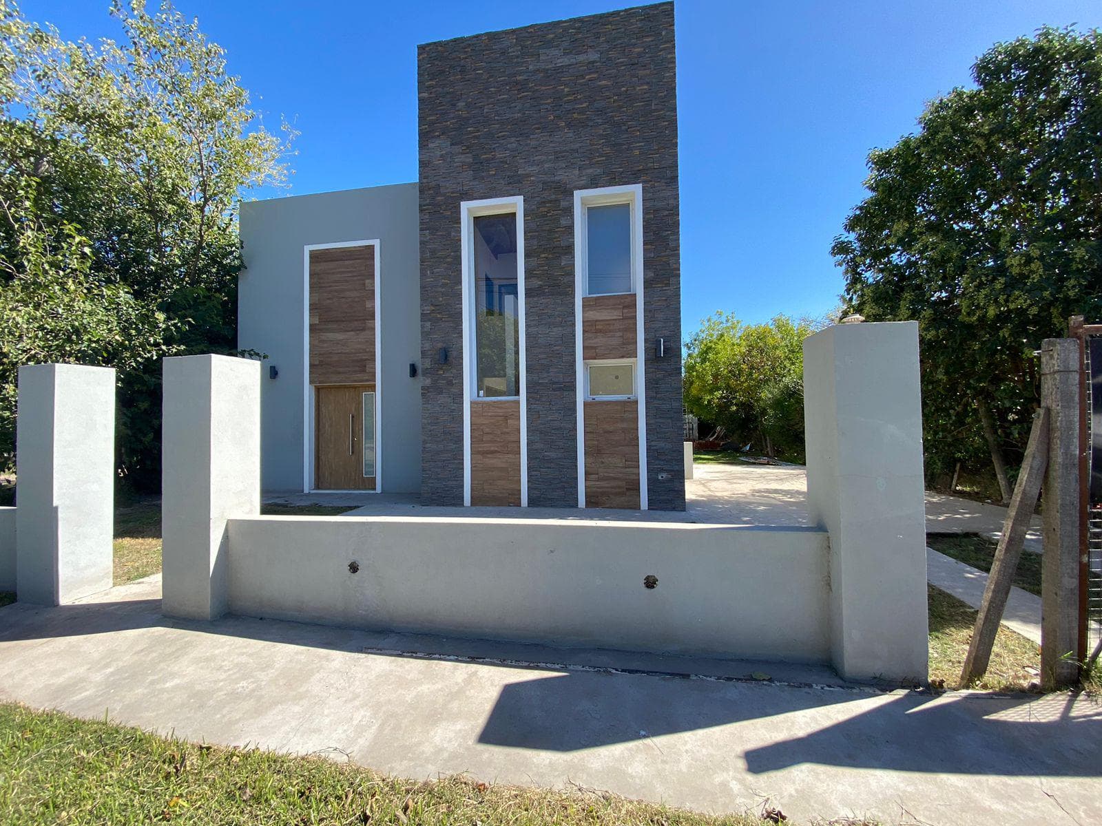 VENTA - Casa - 2 dormitorios - A estrenar - Roldan - 1