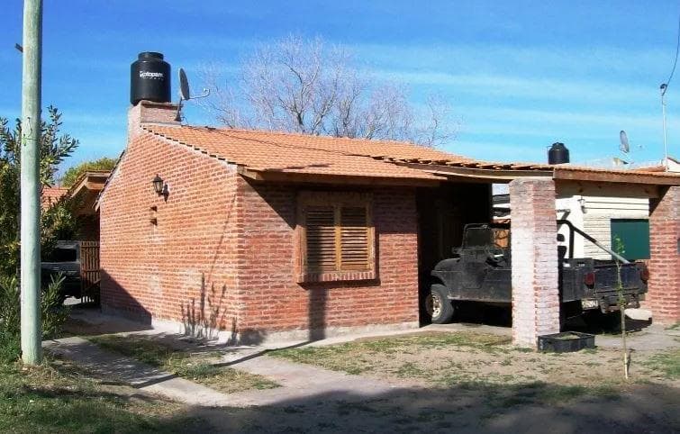 2 Casas venta - 4 dormitorios 2 baños - 385mts2 totales - Monte Hermoso - 1