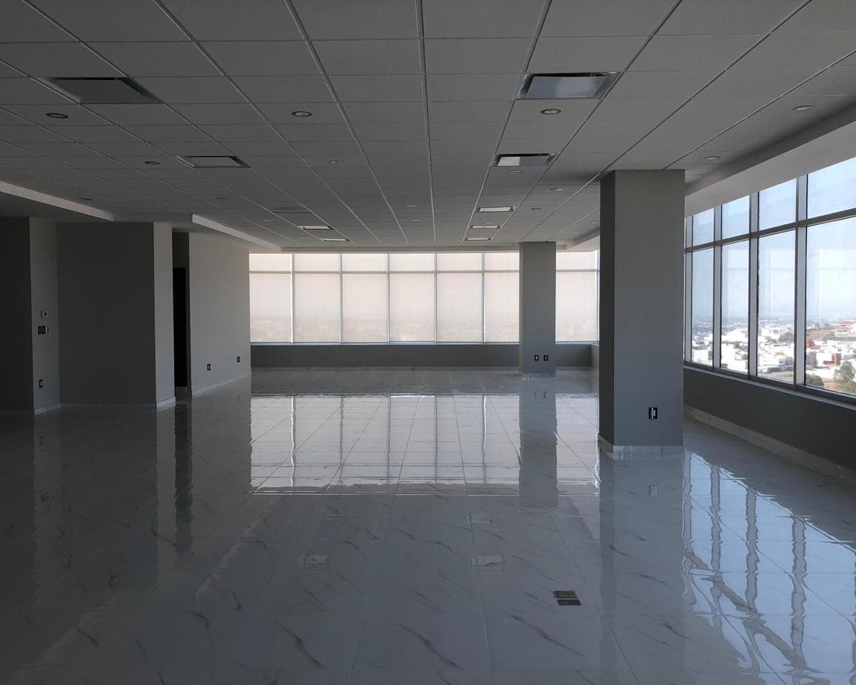 ¡ATENCIÓN INVERSIONISTAS! OFICINA EN VENTA EN ZONA DE FLUJO COMERCIAL - 1