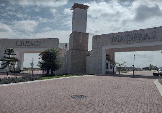 Terreno en Venta en Ciudad Maderas Querétaro Sur II - 1