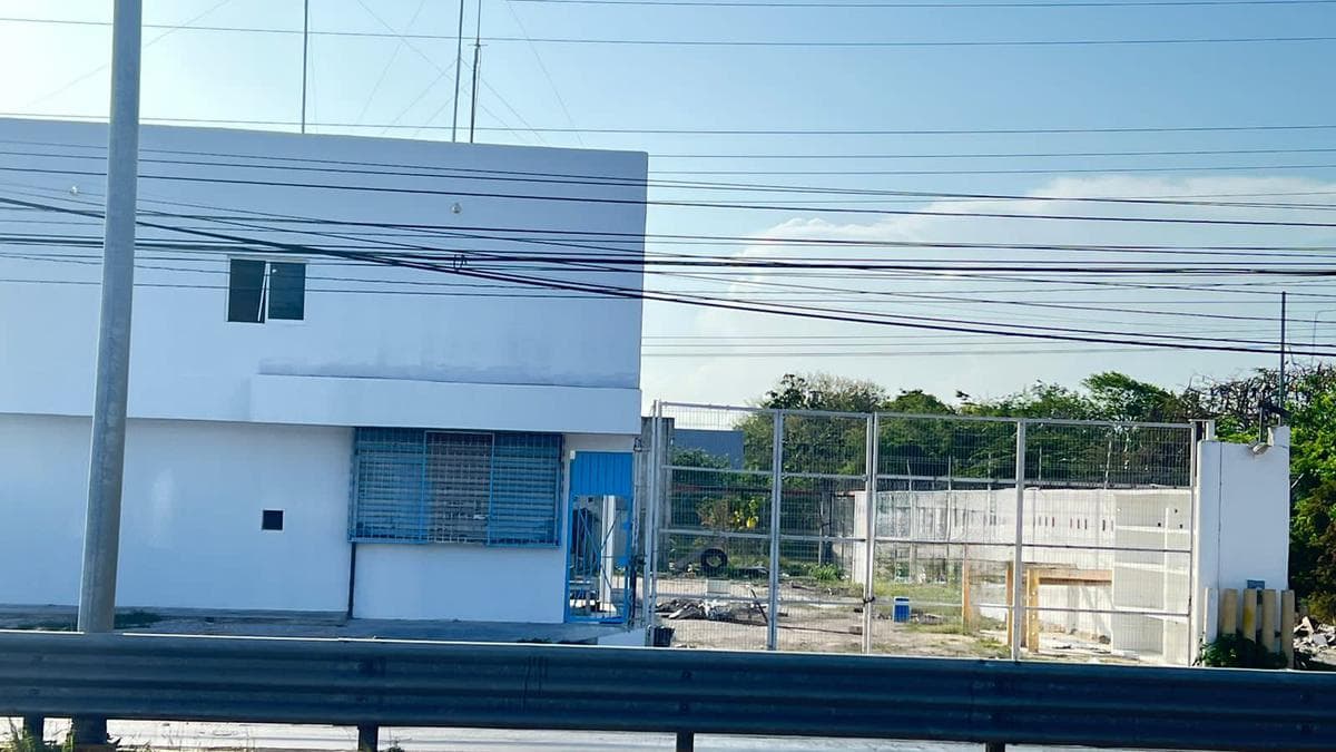 Bodega Industrial en Venta en Playa del Carmen - 1