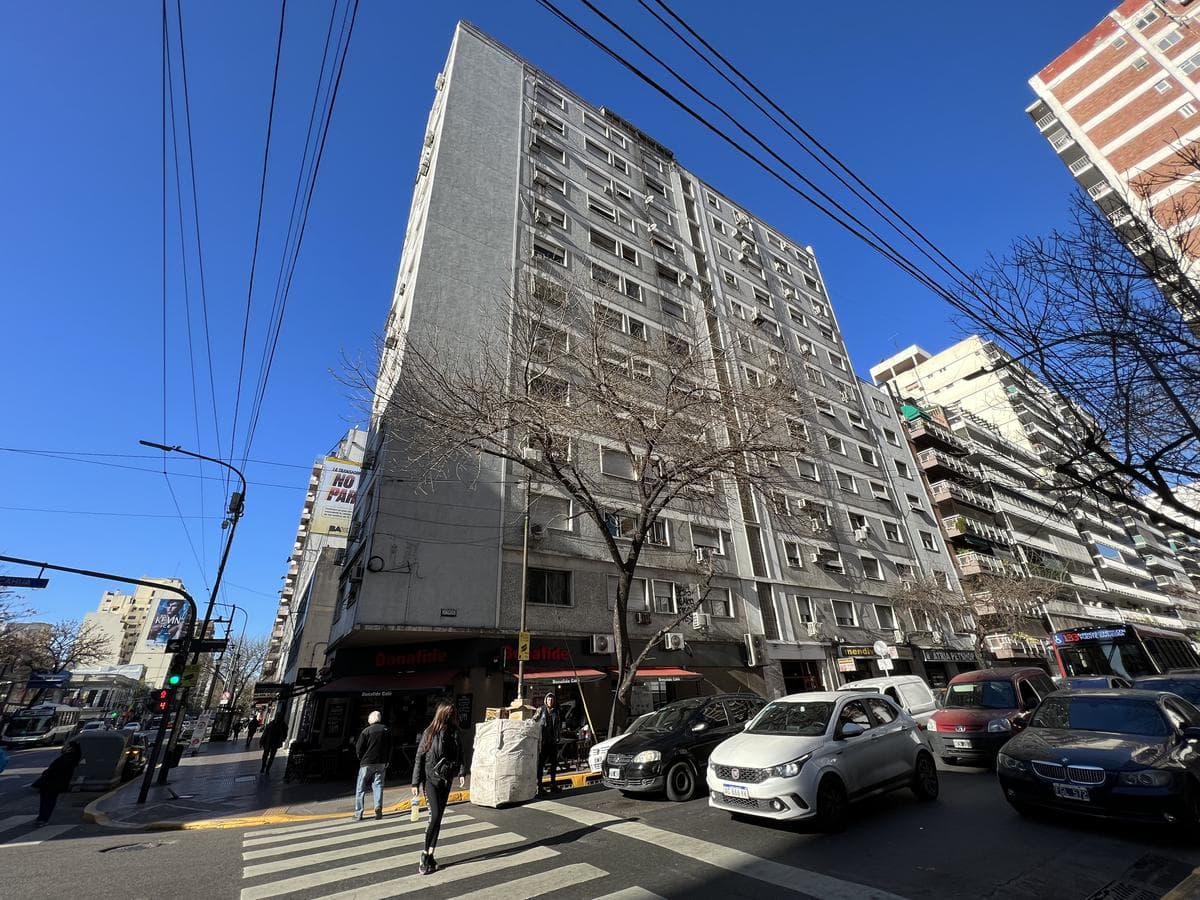 Departamento de 3 ambientes - Apto profesional - Flores - 1