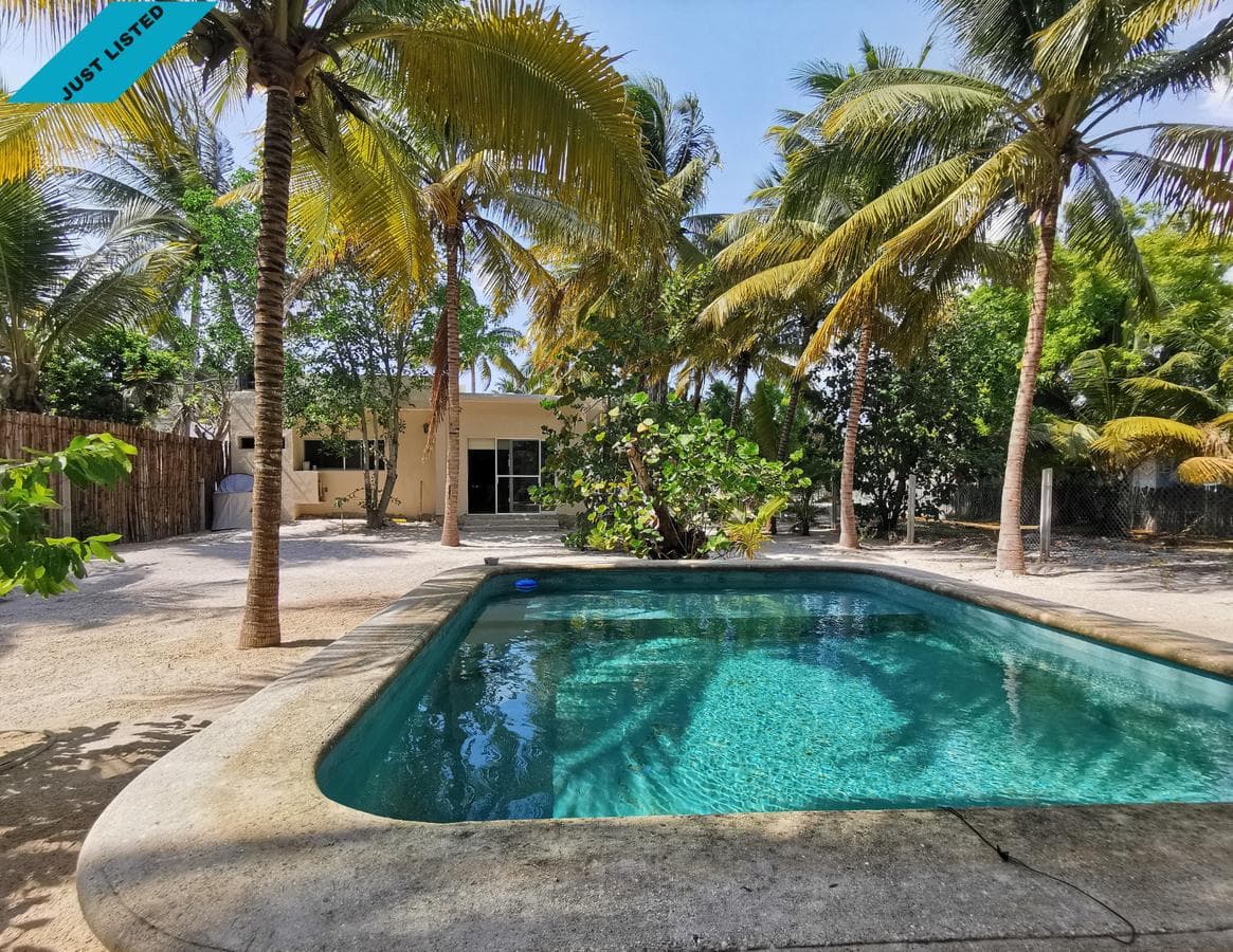 CASA EN RENTA MERIDA PLAYA, SAN CRISANTO A 40M DE LA PLAYA (SRC-1088) - 1