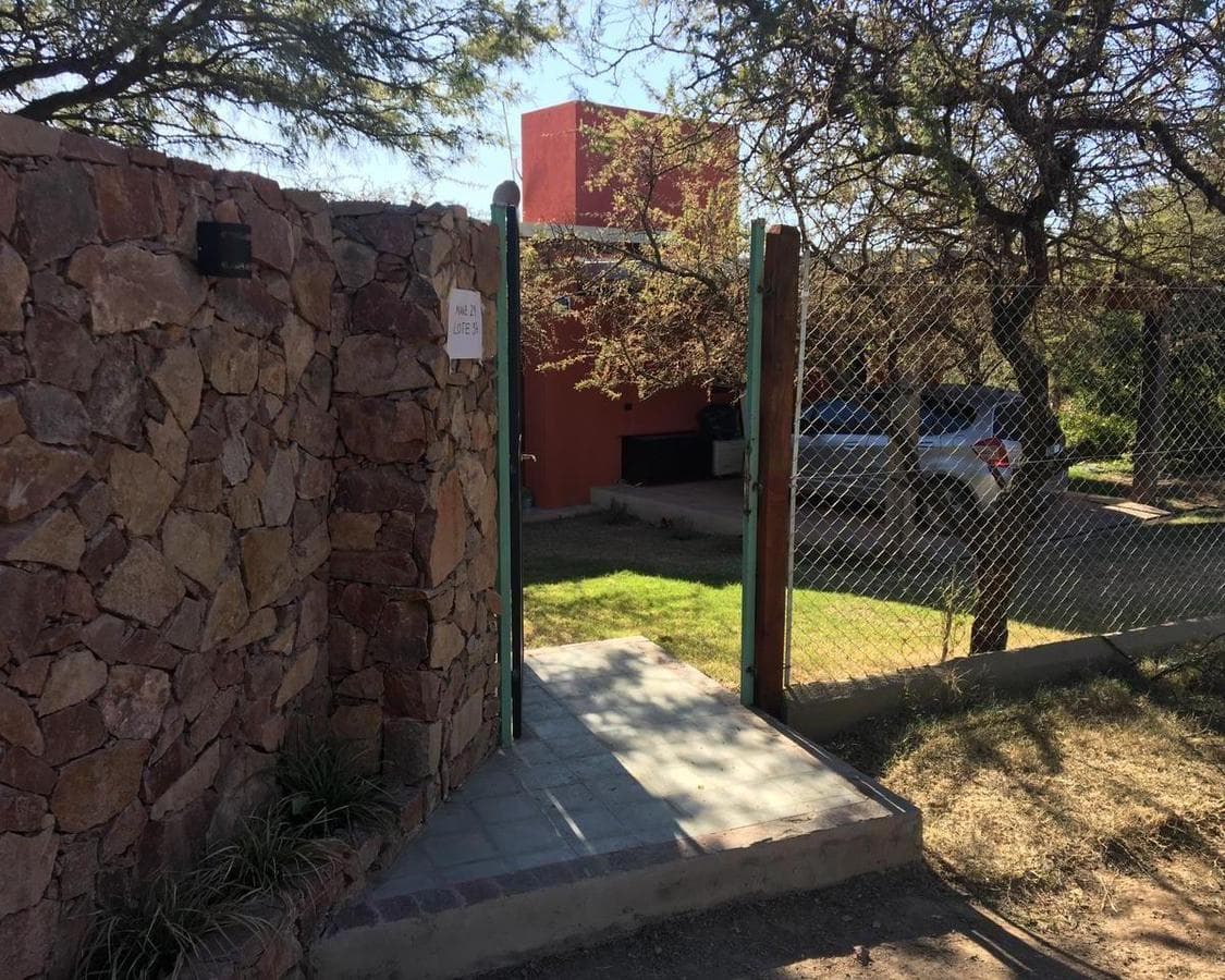 Casa en alquiler temporario de 3 dormitorios c/ cochera en Mendiolaza - 1