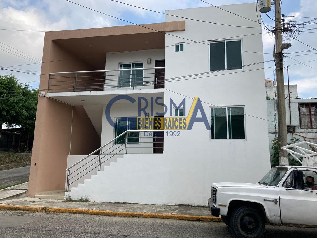OFICINAS/CONSULTORIOS EN VENTA EN ZONA CENTRO EN ESQUINA - 1