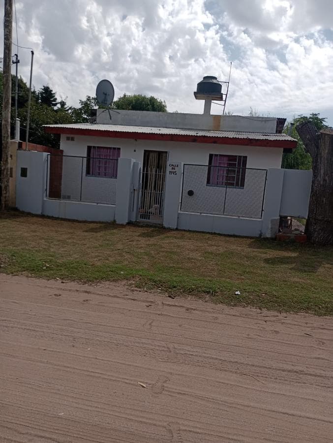 Casa en venta - 2 Dormitorios 1 Baño 1 Cochera - 300Mts2 - Santa Teresito - 1