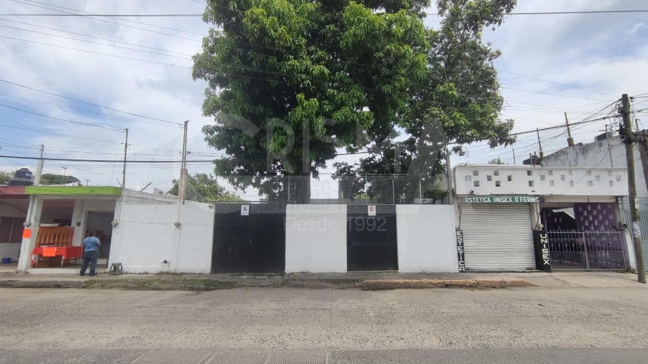 LOCAL COMERCIAL EN RENTA EN AV. CUAUHTÉMOC - 1