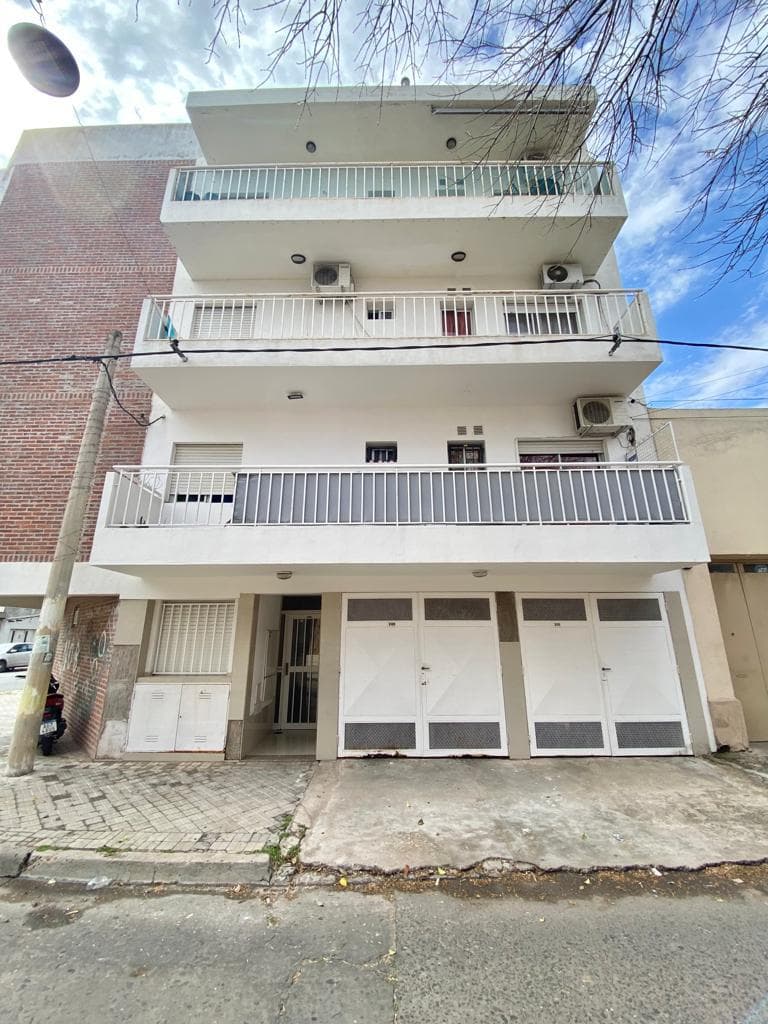 Alquiler Cochera - Barrio General Jose de San Martin - Rosario - 1