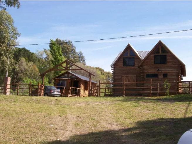 Complejo de cabañas en venta - 4 dormitorios 3 baños - Pehuén Co - 1