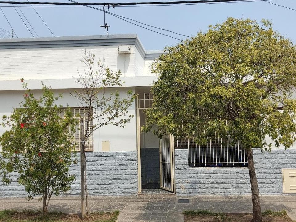 Casa en venta - 2 Dormitorios 1 Baño - 120Mts2 - Pergamino - 1