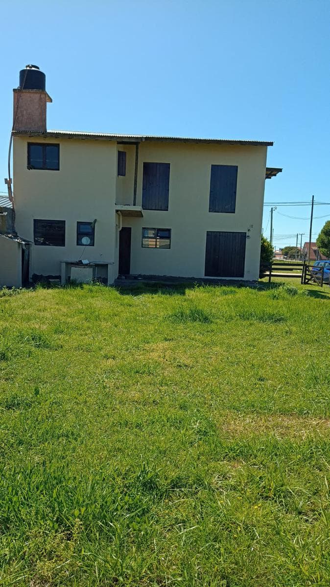 Casa en venta - 3 Dormitorios 2 Baños - 450Mts2 - Santa Clara del Mar - 1