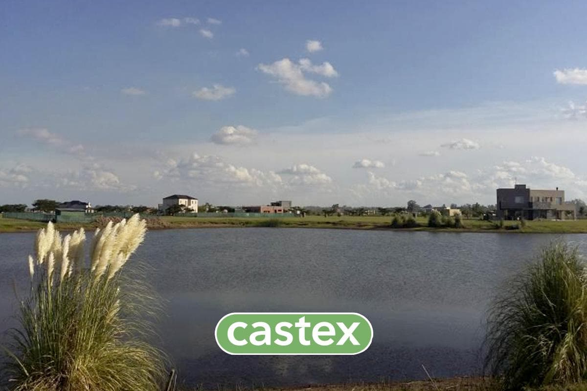 Lote en venta a laguna central en El Cantón Norte, Escobar - 1