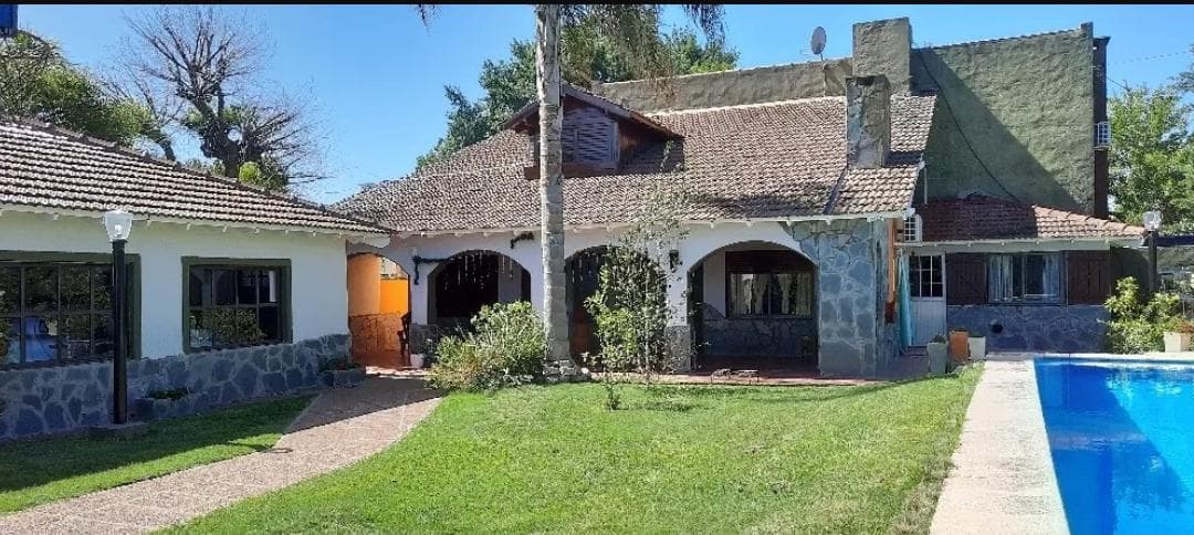 Casa en venta - 3 Dormitorios 3 Baños - Cochera - 530Mts2 - San Andrés Giles - 1