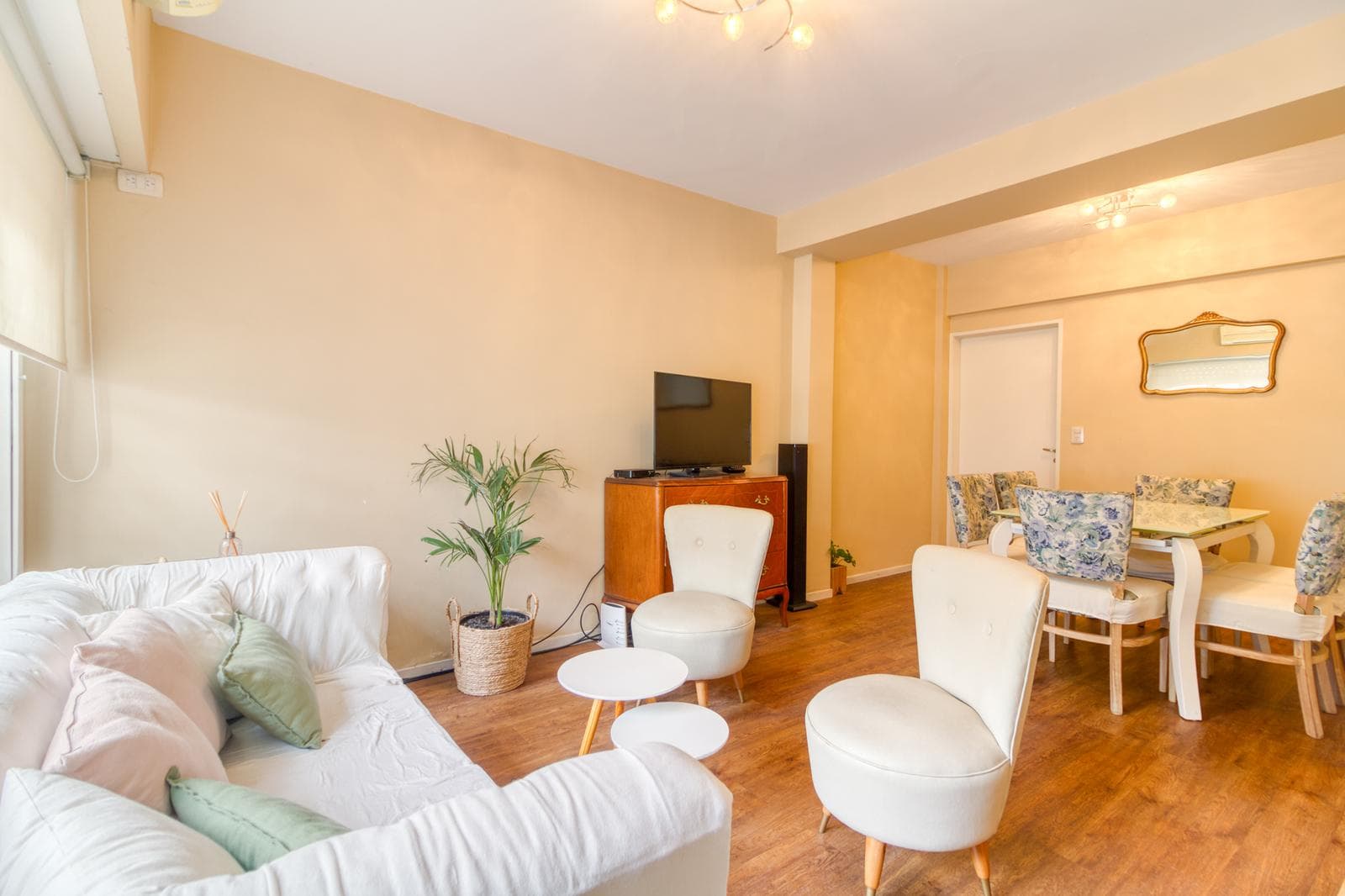 VENTA TRIPLEX 4 AMBIENTES JARDIN COCHERA MONTE CASTRO - 1