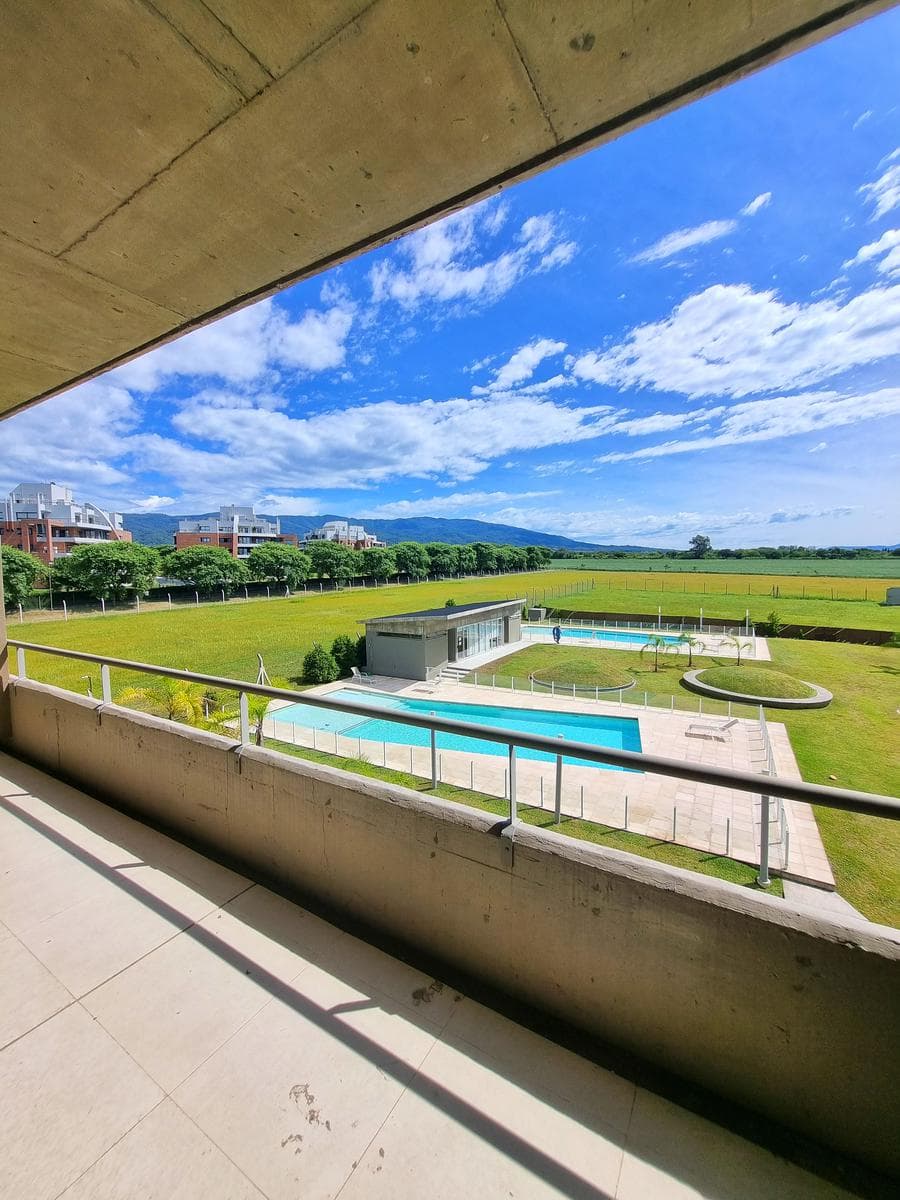 Departamento en VENTA de 1 dormitorio en Avenida Peron - 1