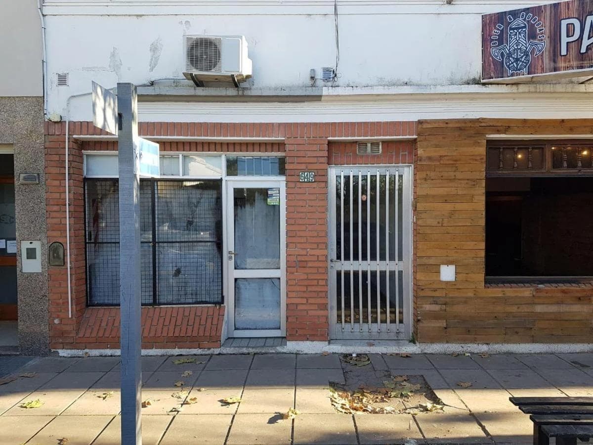 Casa en venta - 4 Dormitorios 4 Baños 2 Locales - 248Mts2 - Coronel Dorrego - 1
