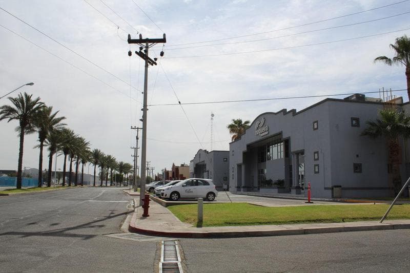 Espacio Industrial Disponible - 32,572 SF - 1