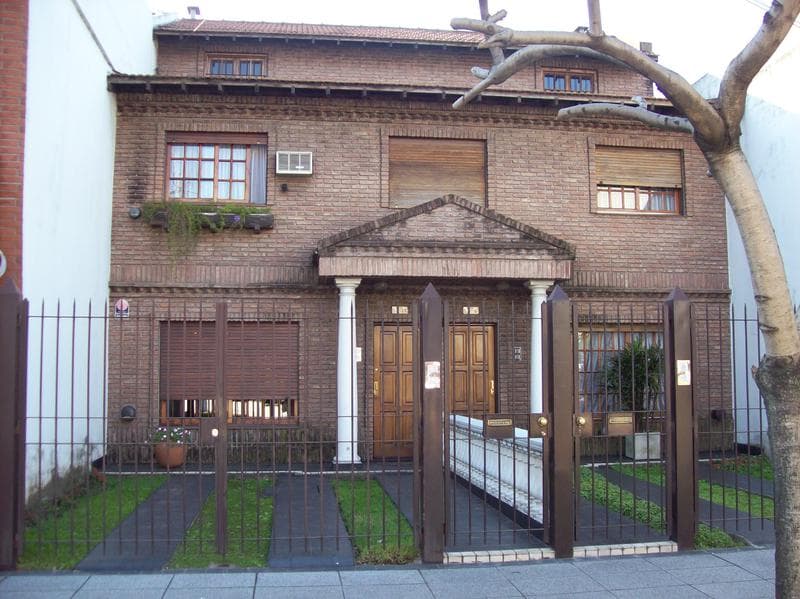4 ambientes con cochera y jardín - Duplex en alquiler - 1
