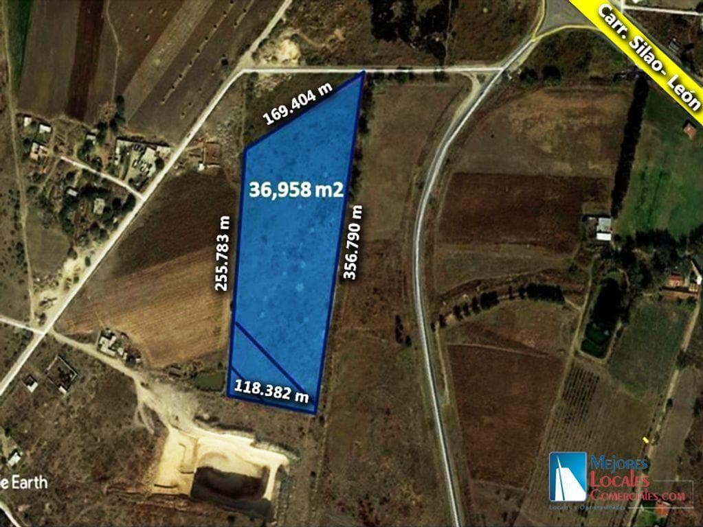 Terreno en Venta Frente a Puerto Interior, Silao - 1