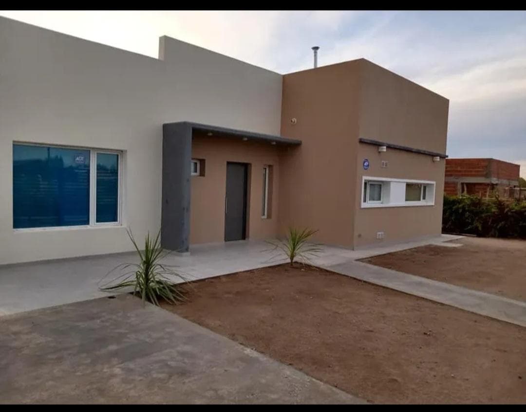 Casa en General Roca - 1