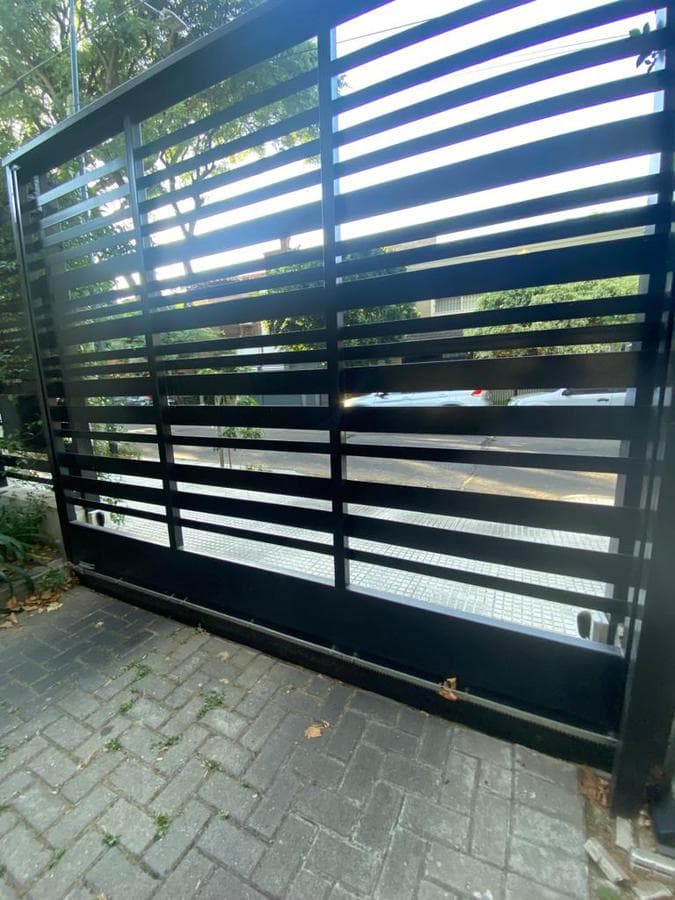 Venta cochera Olivos Vicente López - Excelente ubicación! - 1