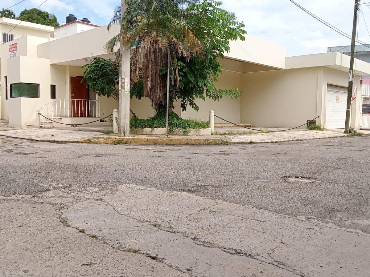 Casa oficina en Venta o Renta en Fracc. Tulipanes Villahermosa - 1