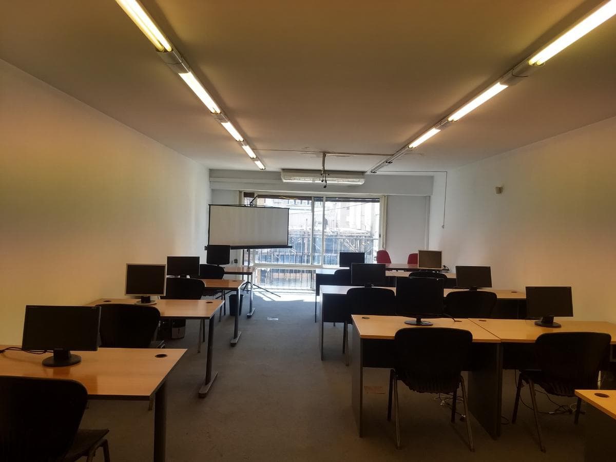 ¡VENTA, oficina de 78 m2 cubiertos, con 2 baños, zona Congreso! USD 833/M2 - 1