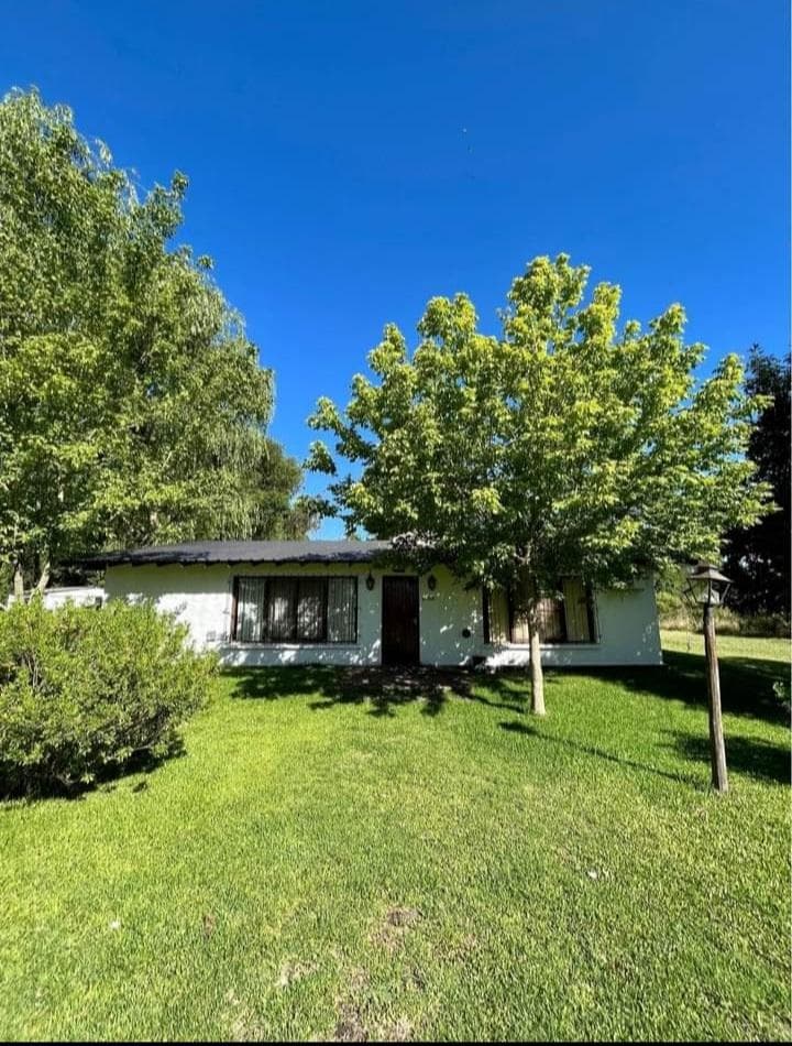 Casa en venta - 4 Dormitorios 3 Baños - 2,7 Hectáreas - General Madariaga - 1