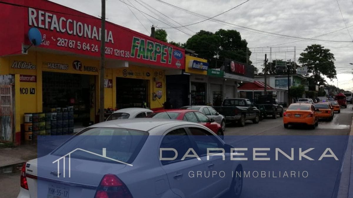 Local - La Piragua - 1