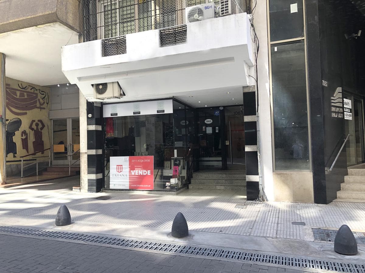 Excelente local a metros de Av. Santa Fé y Plaza San Martín - 1