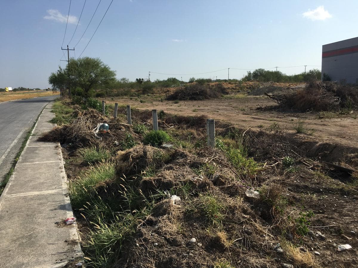 Terreno venta y renta 10000 metros carretera a Laredo Ciénega de Flores Nuevo León . - 1