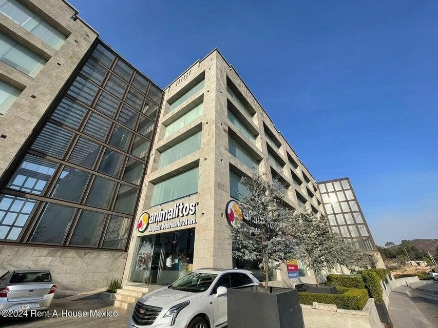 Local Comercial en renta en Zona Esmeralda Atizapan de Zaragoza 24-3507 CR - 1