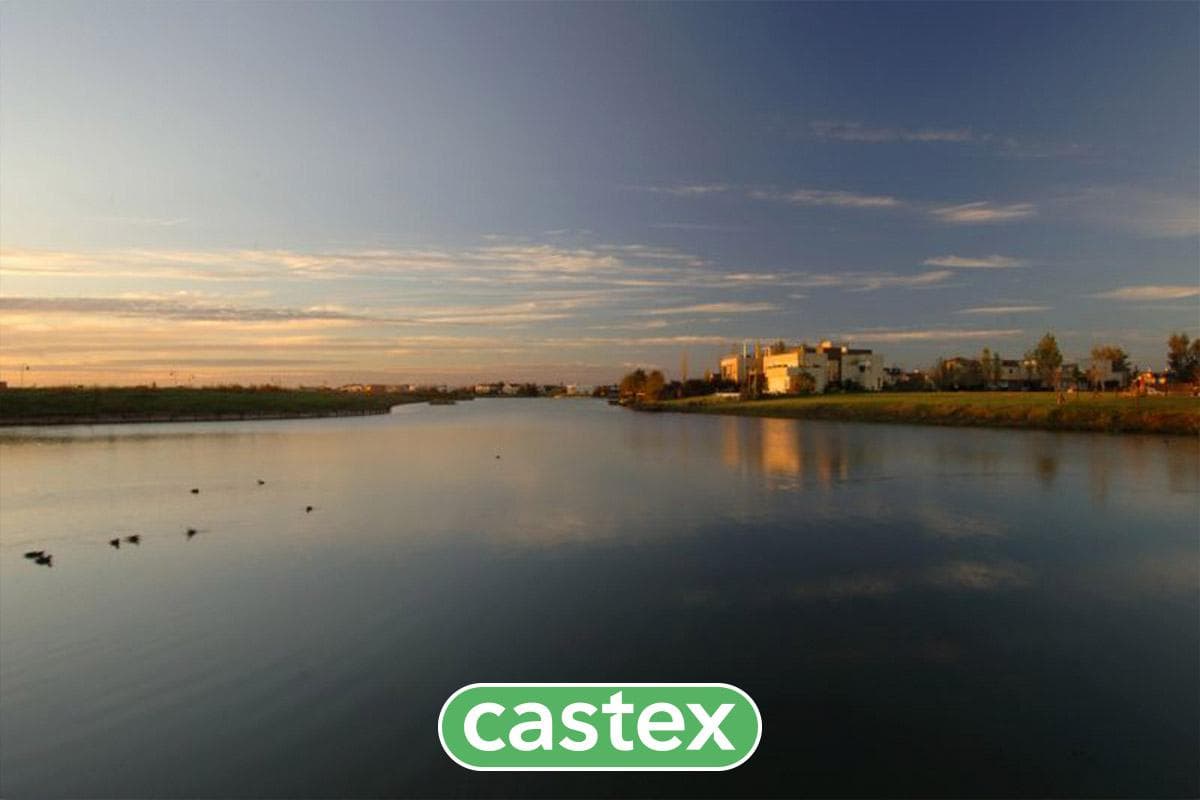 Lote al lago central en venta en Nordelta, barrio Los Puentes. Financiacion - 1