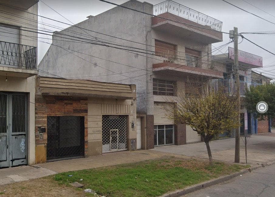 Venta en bloque 2 locales 2 baños 46 mts2 totales - Caseros - 1