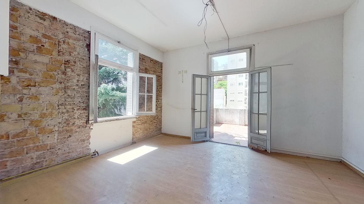 ALQUILER LOCAL PH COMERCIAL CON GRAN JARDIN Y TERRAZA EN COLEGIALES - 1