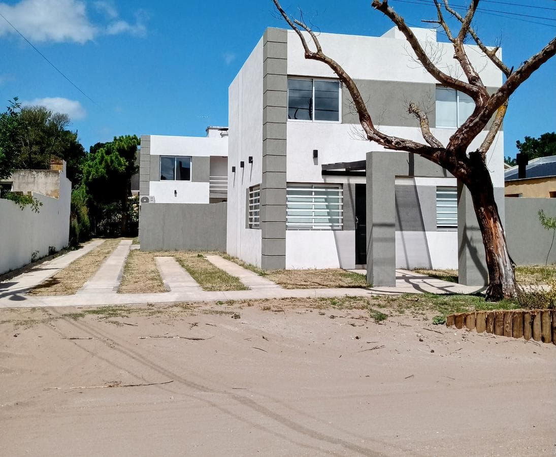 PH 4 ambientes en Barrio San Rafael a estrenar - Mar De Ajo-cochera-patio-parrilla-balcón POPEYE III - 1