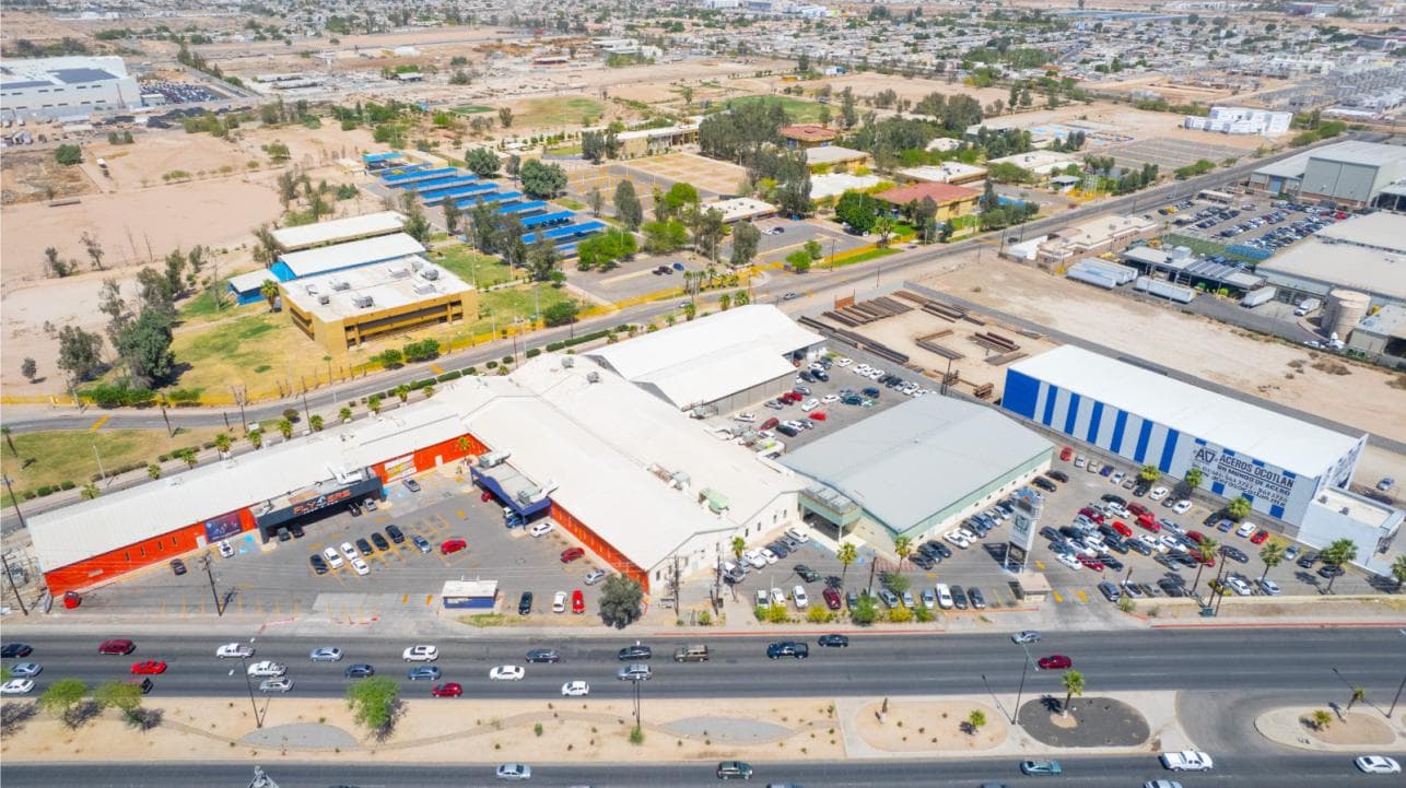 Bodega Industrial en Renta - 1