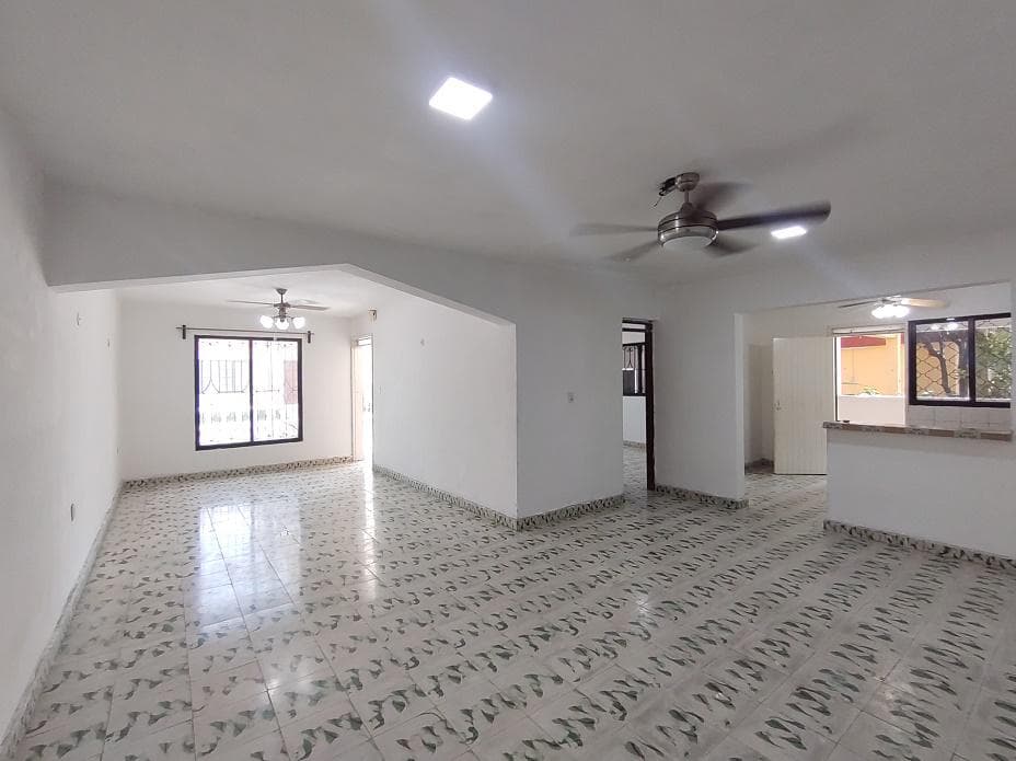 Casa en renta en Chetumal con piscina - 1