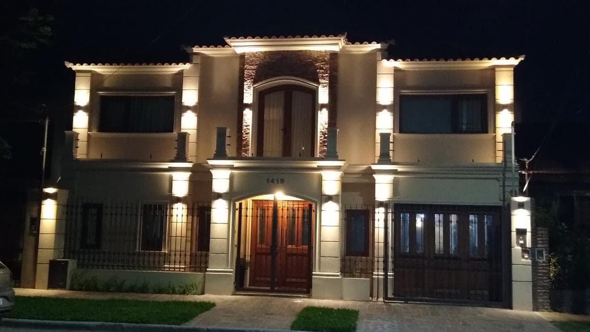 CASA ALQUILER CASTELAR - 1